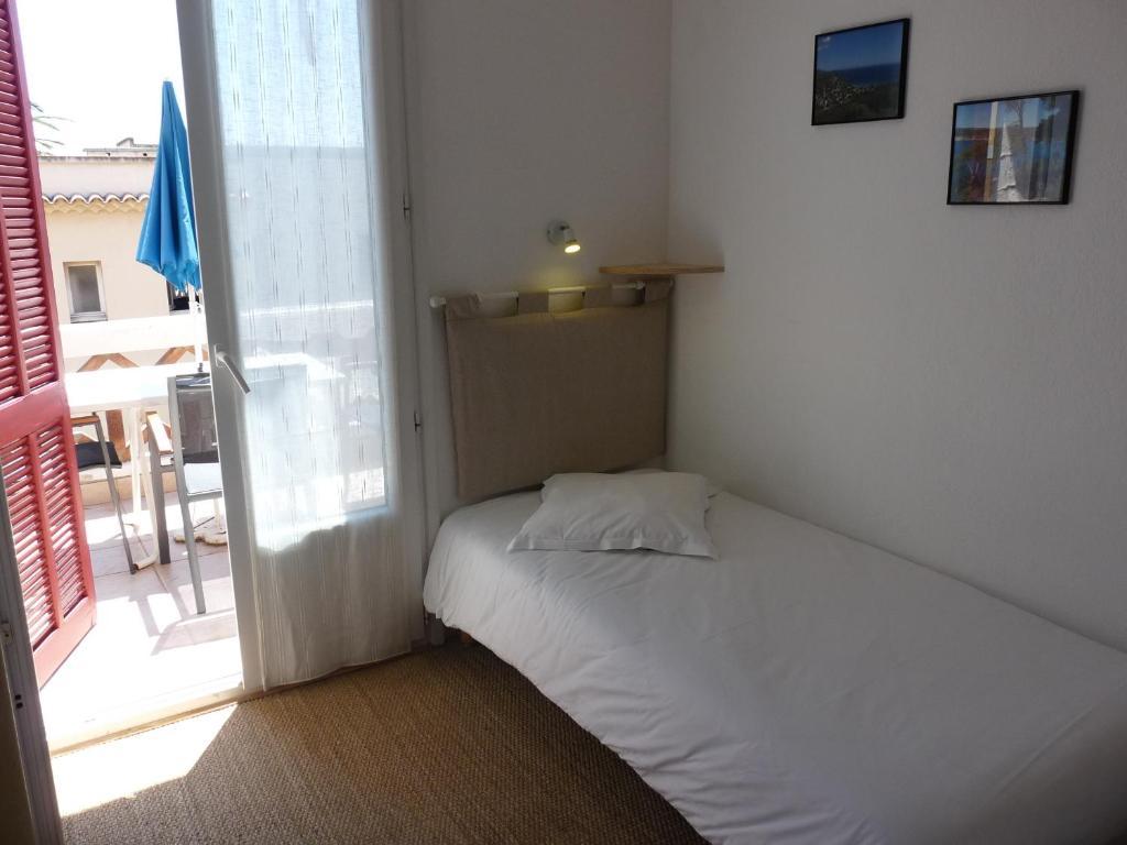 Hotel L'Oustaou Le Lavandou Pokoj fotografie
